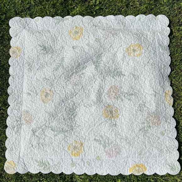 Yves Delorme French Floral Quilted Euro Sham White Mint Green Scallop Edge GUC - Picture 3 of 11